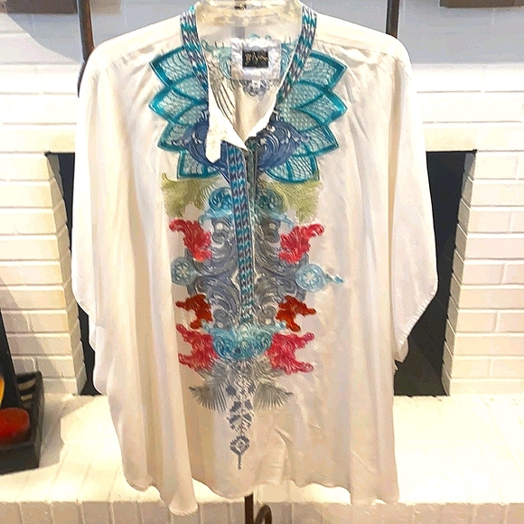 Biya/Johnny Was Tops - Stunning Sz M Biya/Johnny Was embroidered Tunic